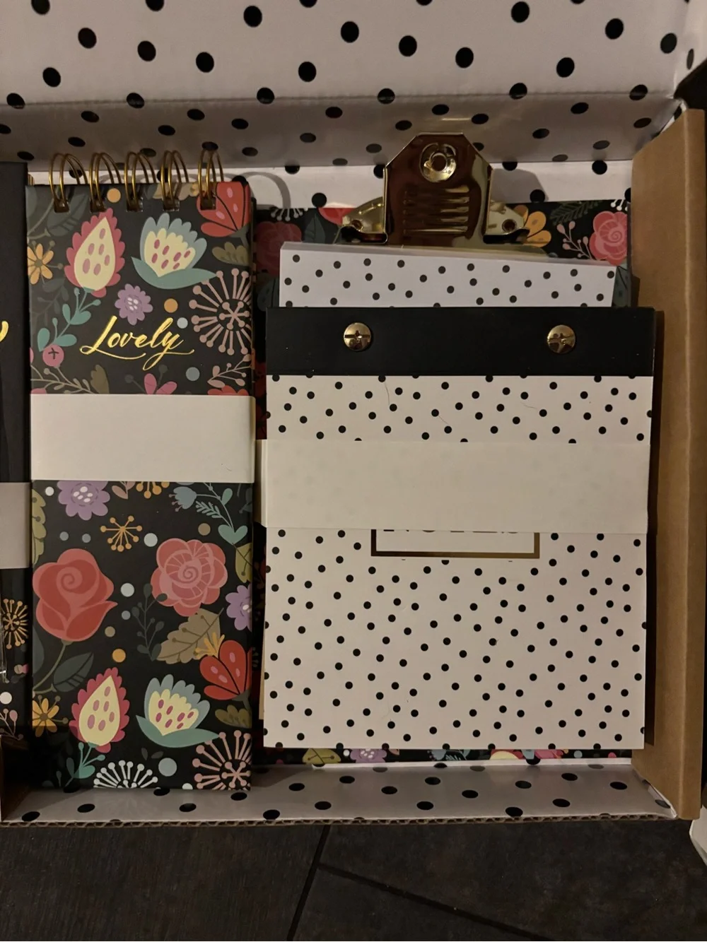 Floral & Polka Dot Office Desk Set - Black says always look on the bright side